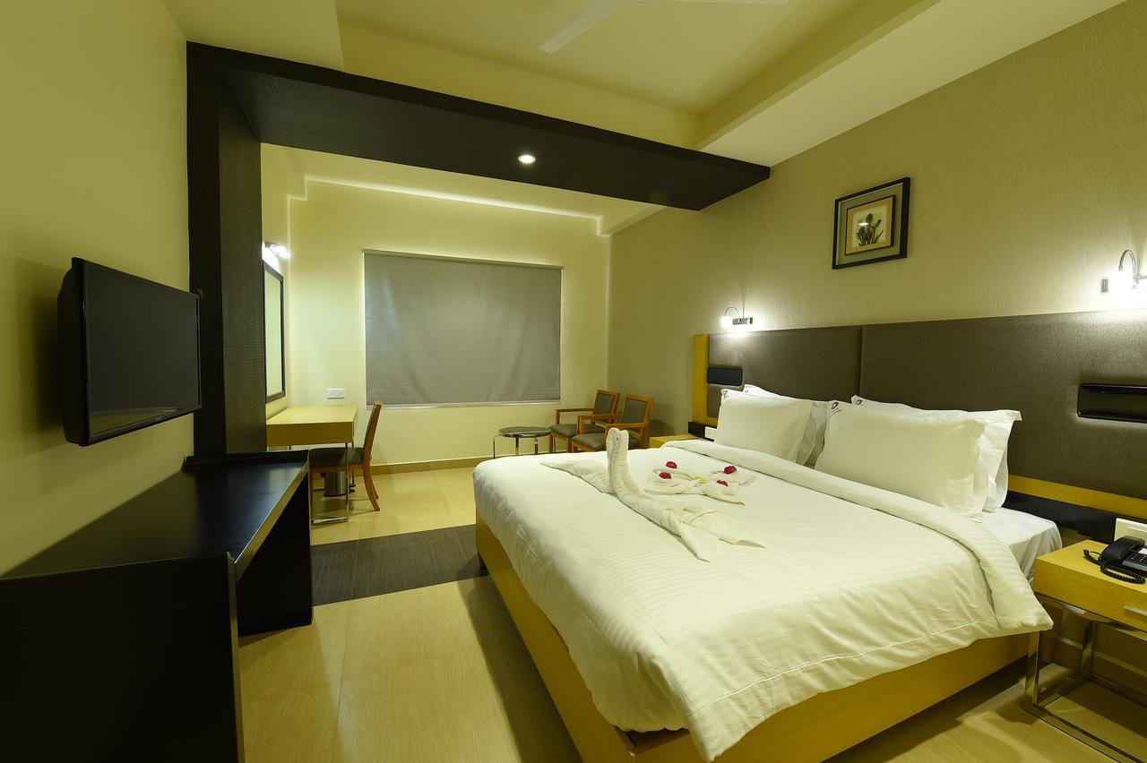 Mayas Kem Pride Tiruchirappalli Extérieur photo