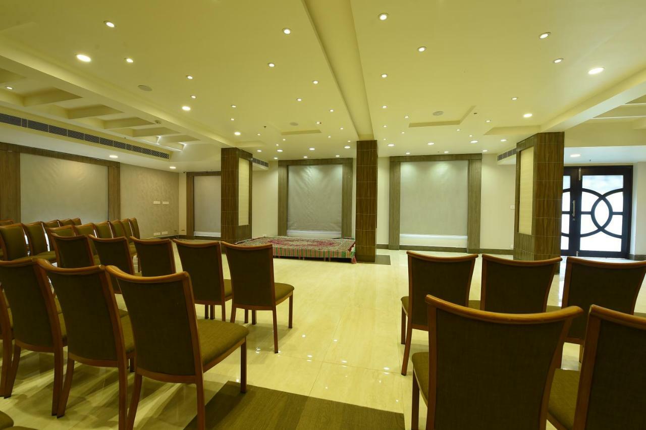 Mayas Kem Pride Tiruchirappalli Extérieur photo