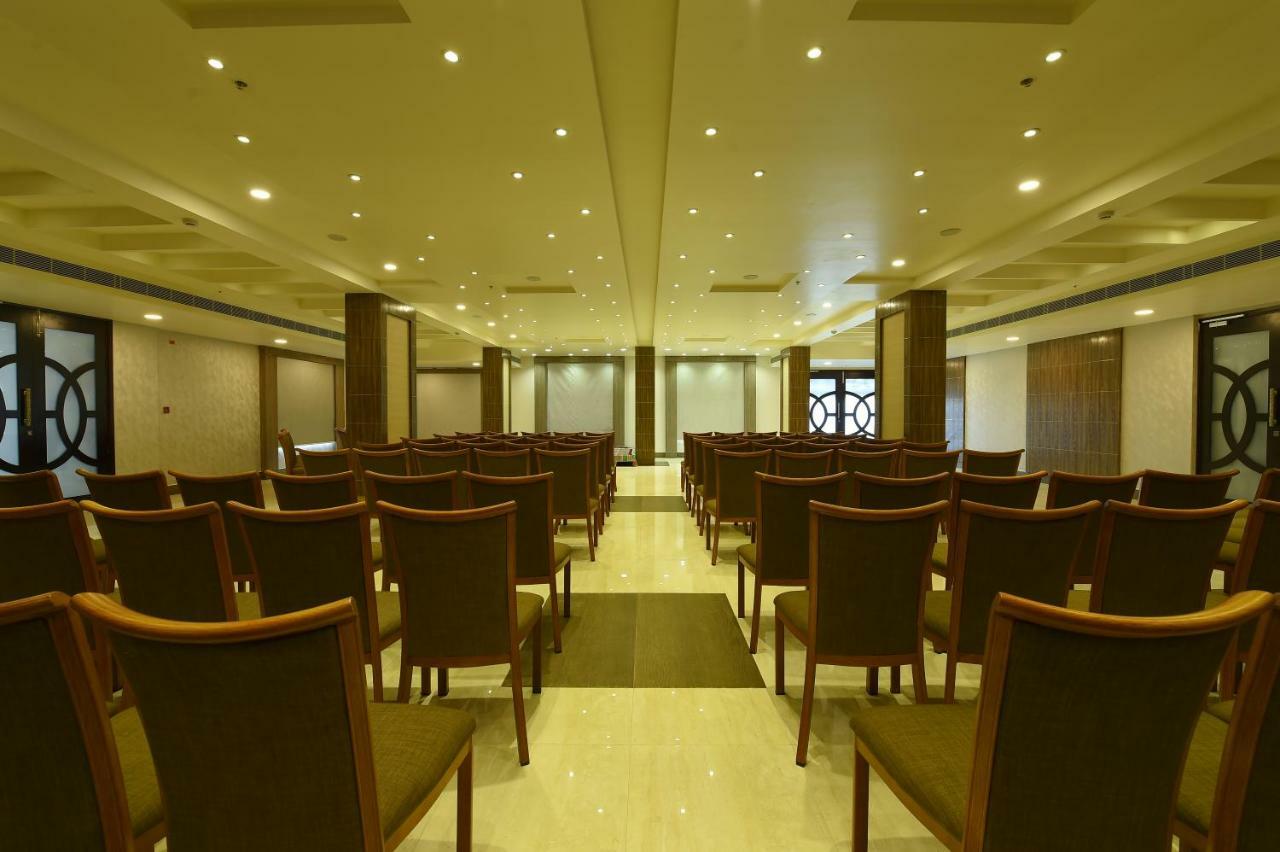 Mayas Kem Pride Tiruchirappalli Extérieur photo