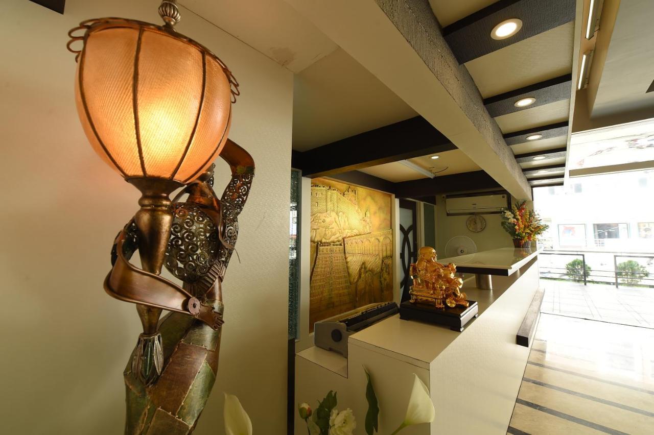 Mayas Kem Pride Tiruchirappalli Extérieur photo